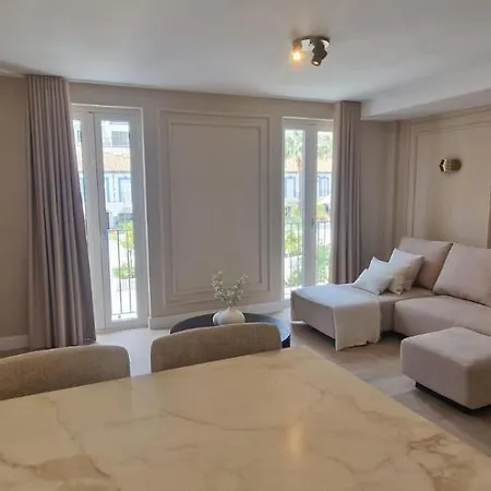 Duplex Plaza Ole *